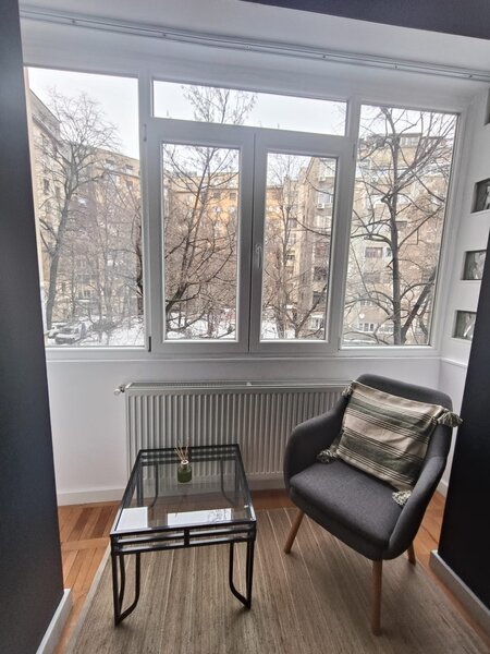 Piata Romana, langa metrou, ap 2 camere recent renovat mobilat, utilat